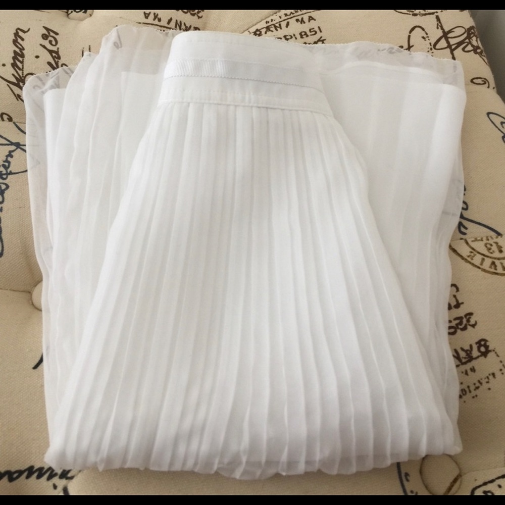 White House Black Market Skirt full flowy Aline